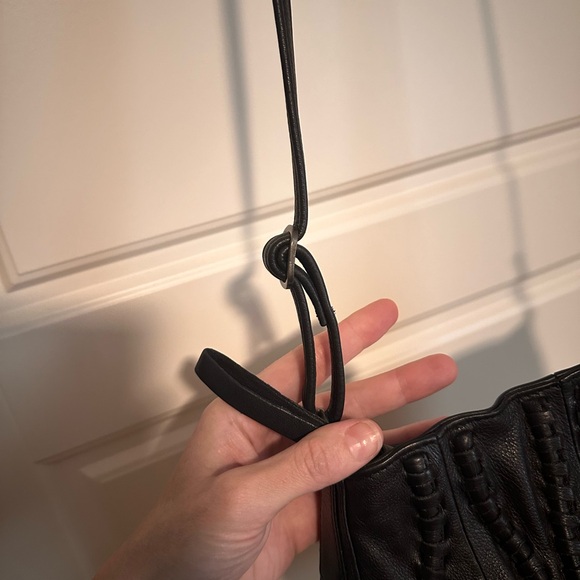 Day & Mood Leather Crossbody black - Picture 7 of 11